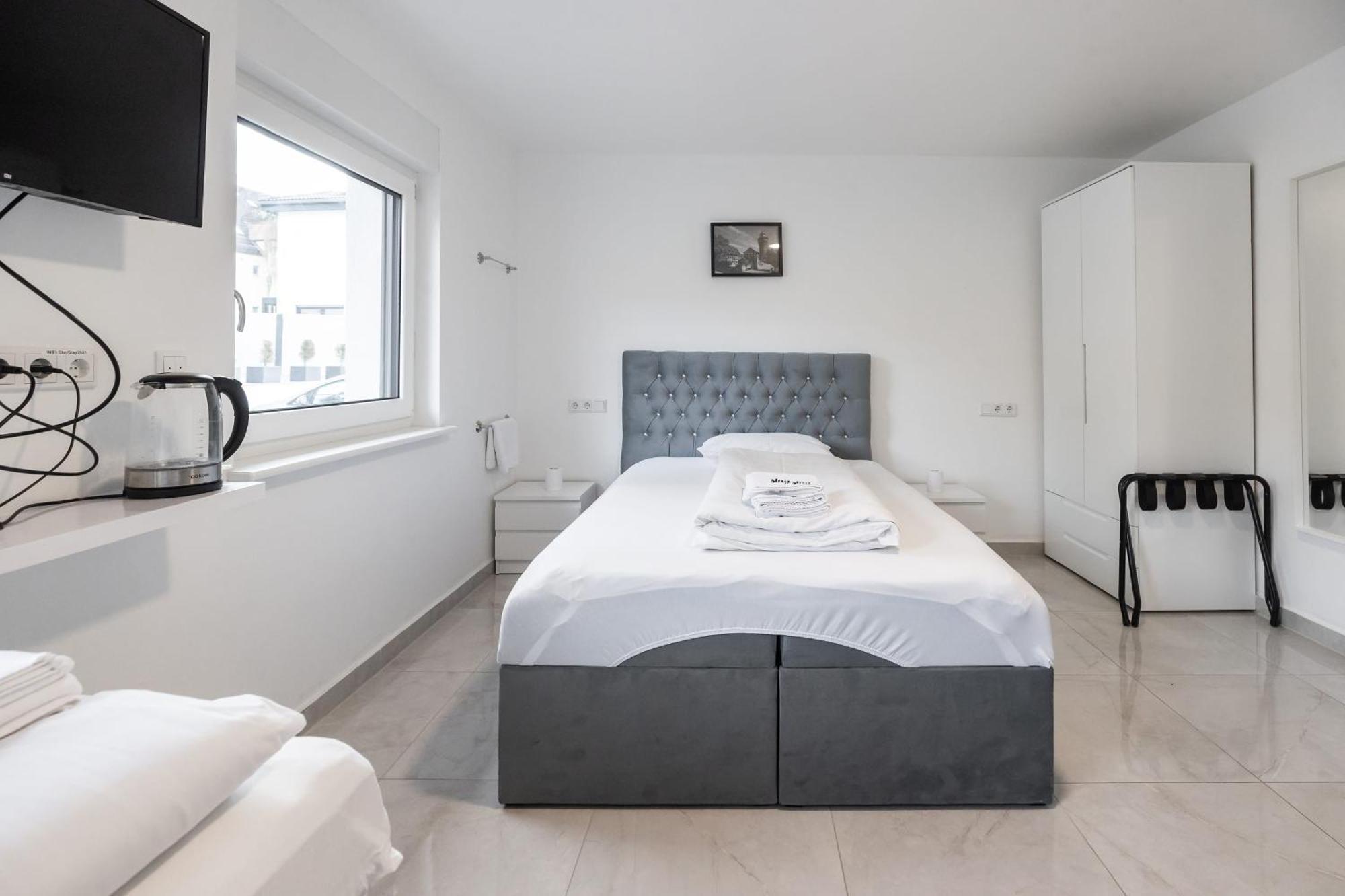Staystay Guesthouse I 24 Hours Check-In Нюрнберг Номер фото